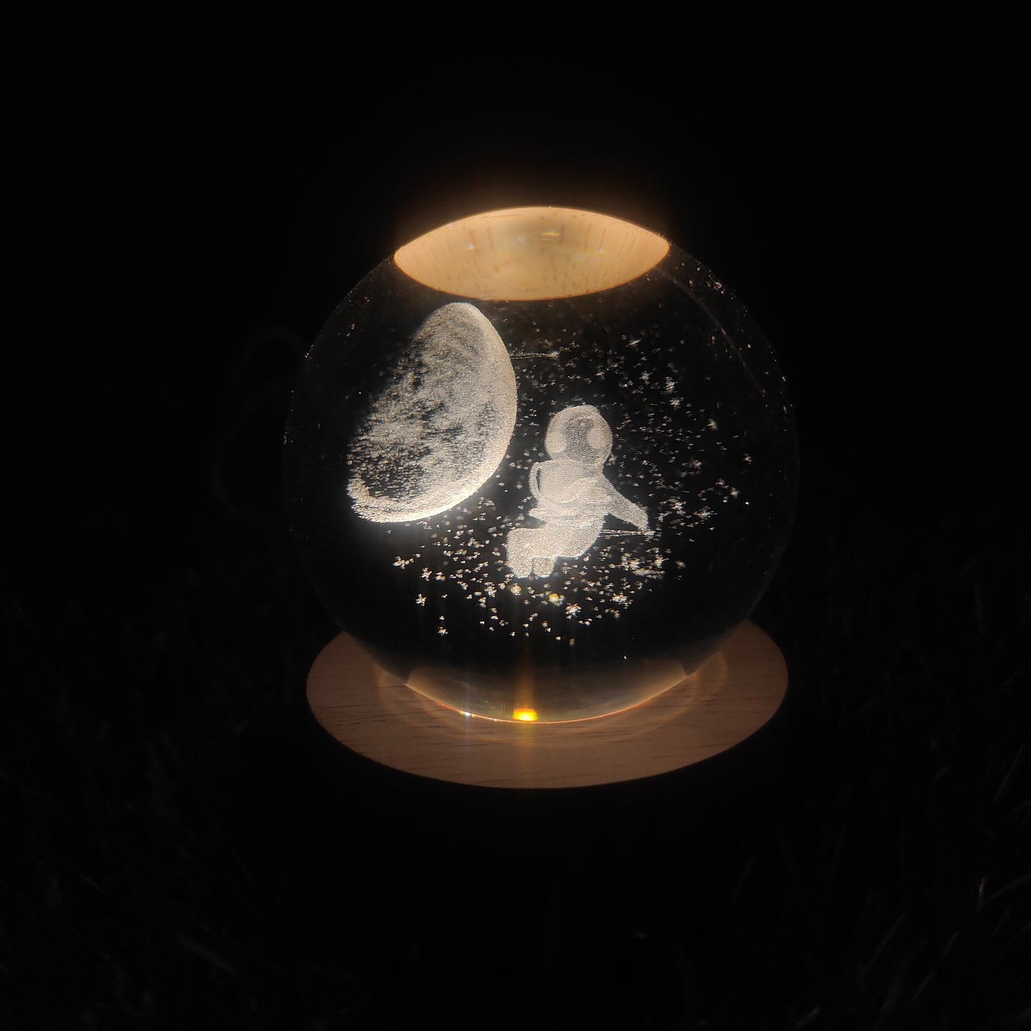 3D Astronaut with Moon Crystal Ball Lamp For Home / Office / Bedroom