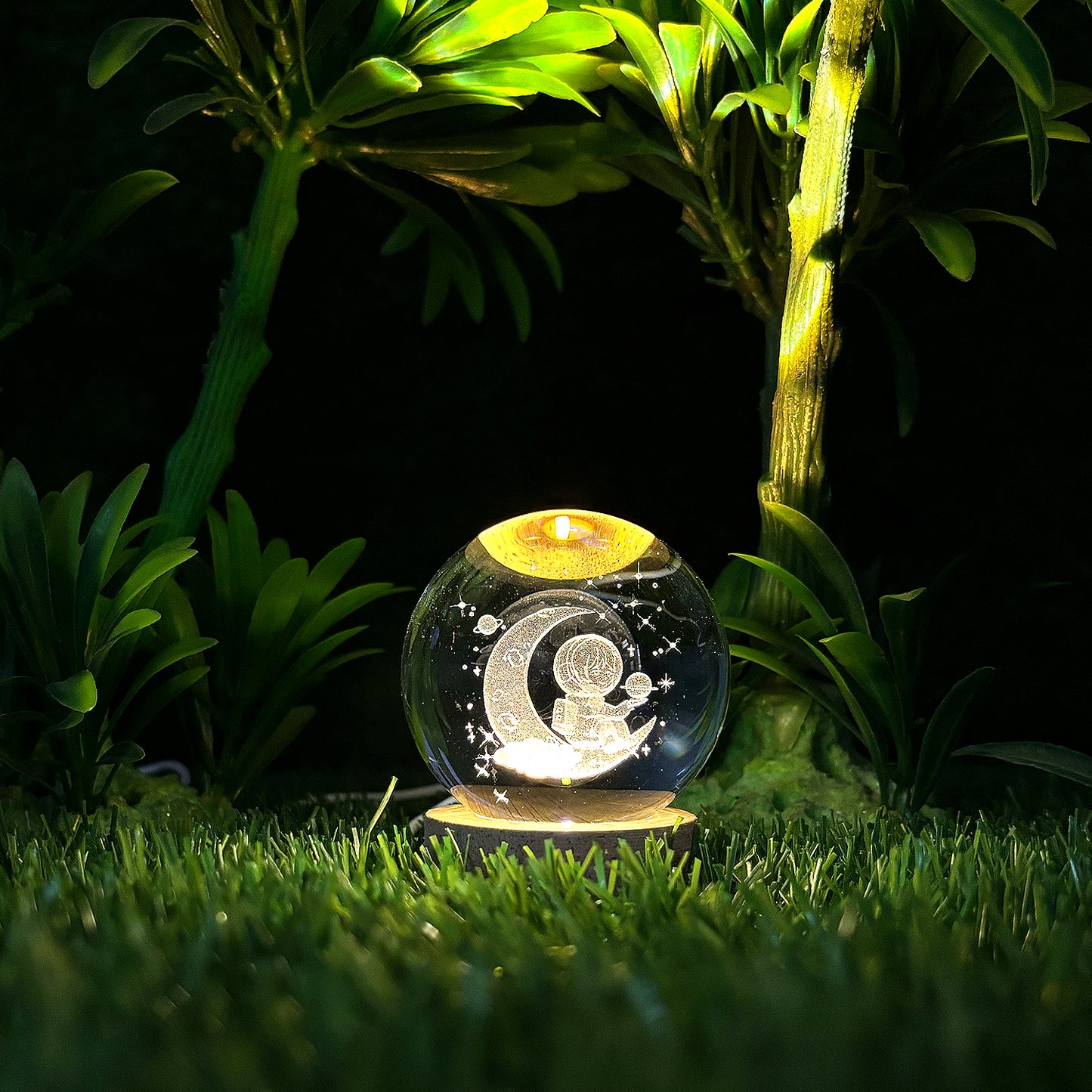 3D Astronaut Sit On Moon Crystal Ball Lamp For Home / Office / Bedroom