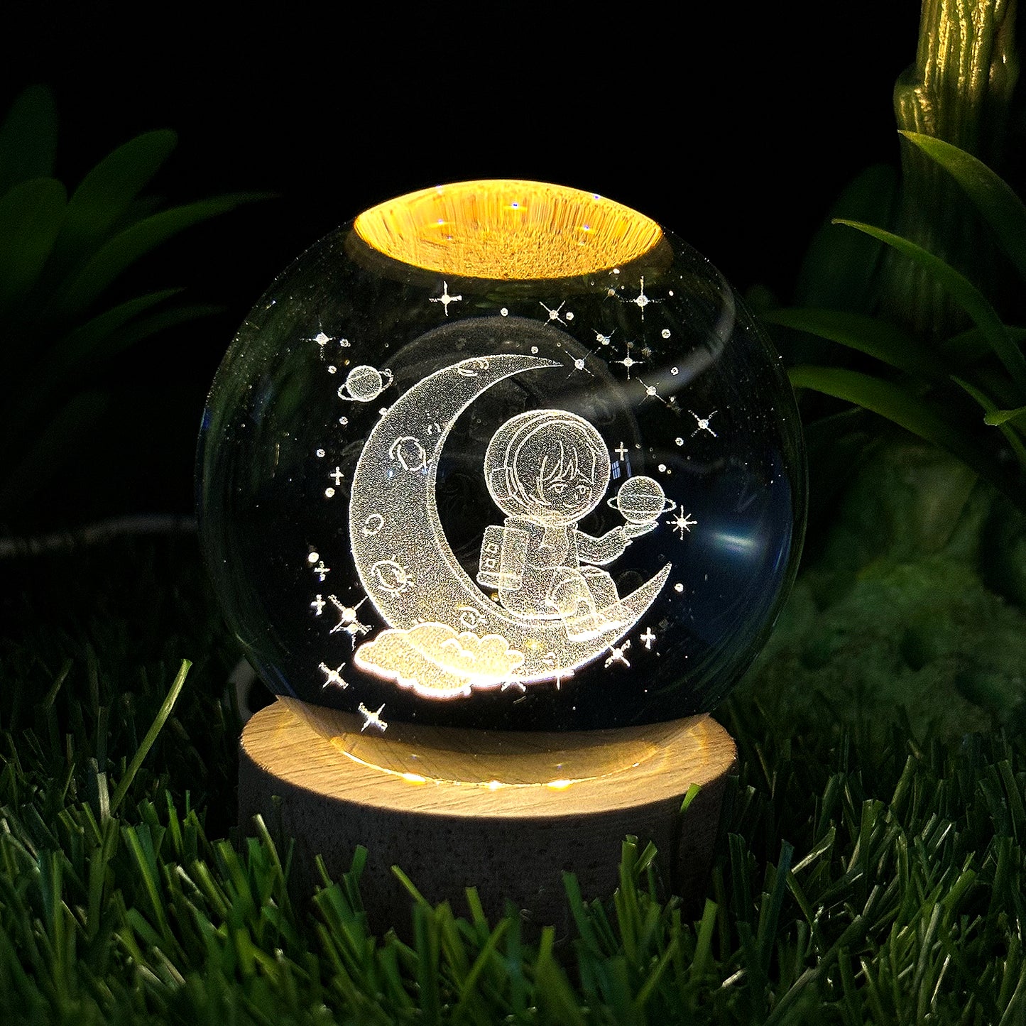 3D Astronaut Sit On Moon Crystal Ball Lamp For Home / Office / Bedroom