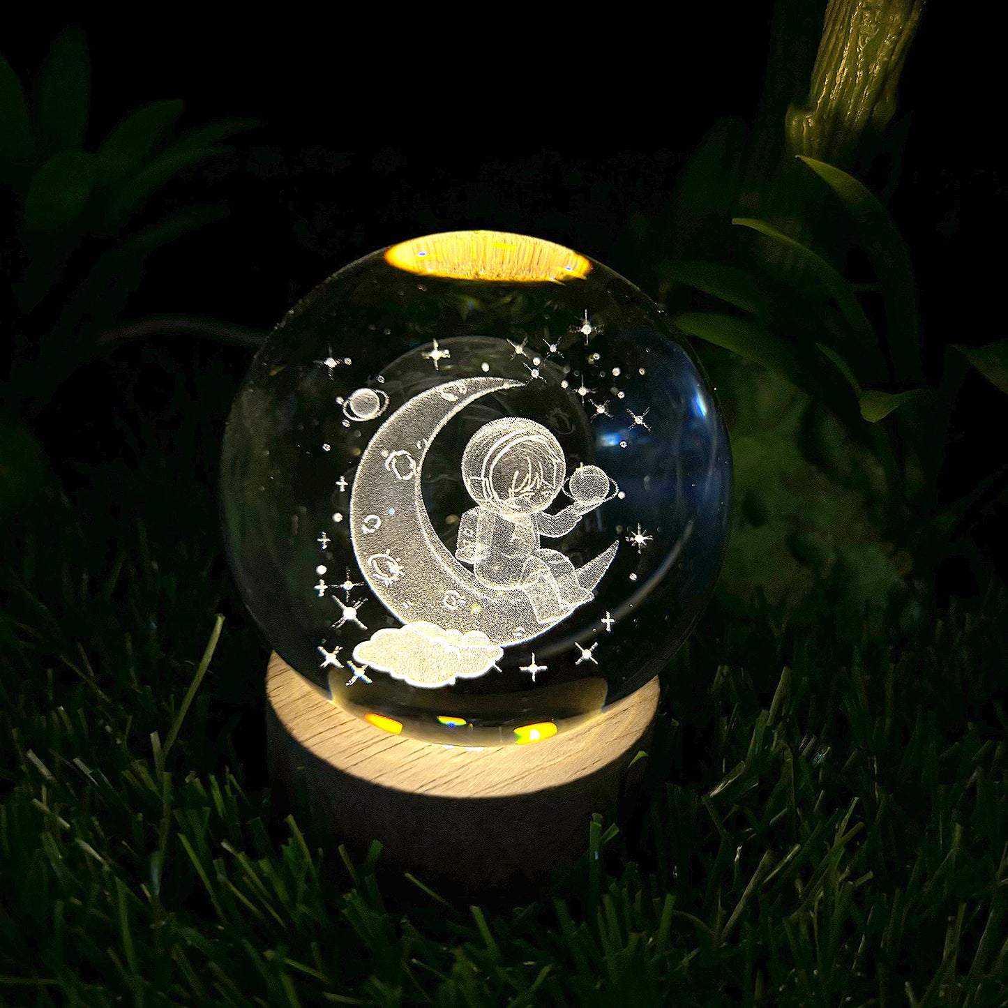 3D Astronaut Sit On Moon Crystal Ball Lamp For Home / Office / Bedroom